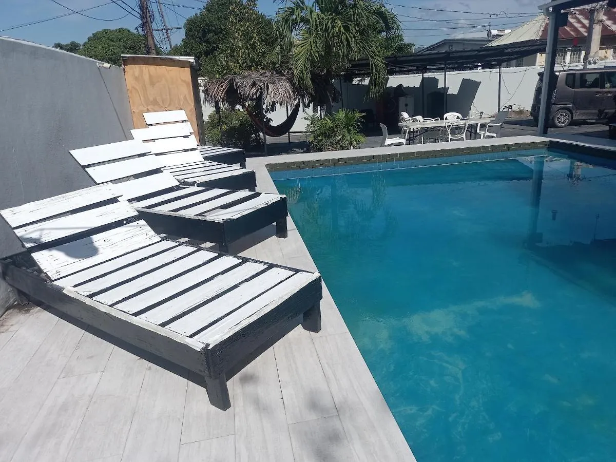 Labrish Guest House Kingston