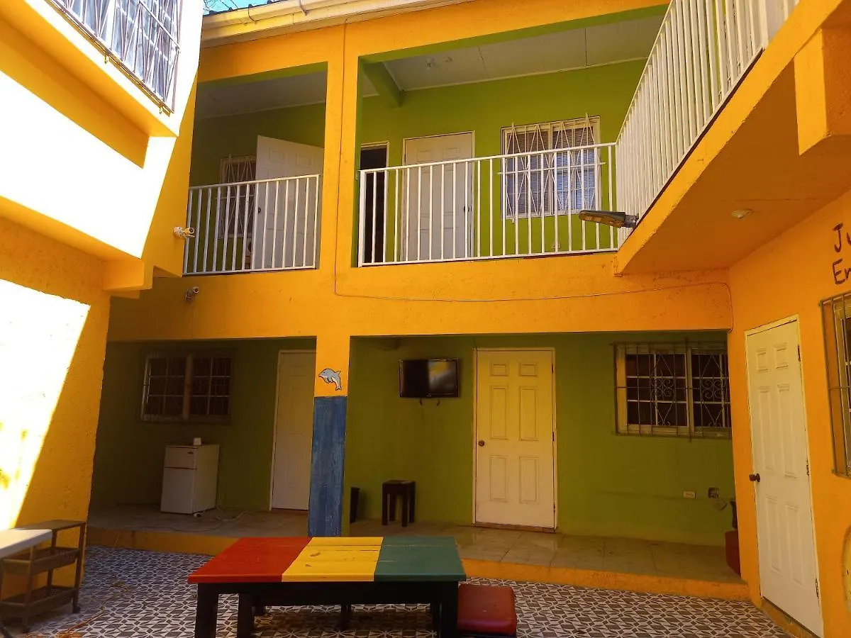 Labrish Guest House Kingston 2*,  Jamaica