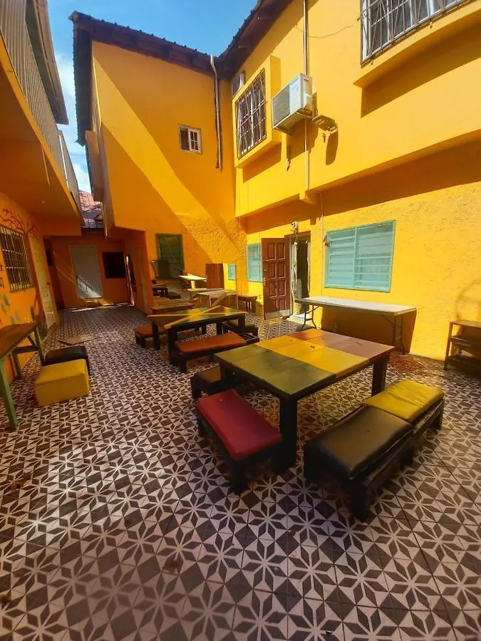 Labrish Guest House Kingston