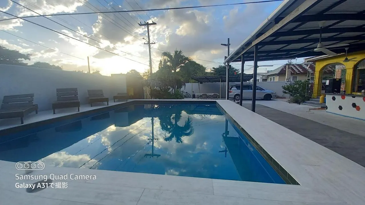 Labrish Guest House Kingston